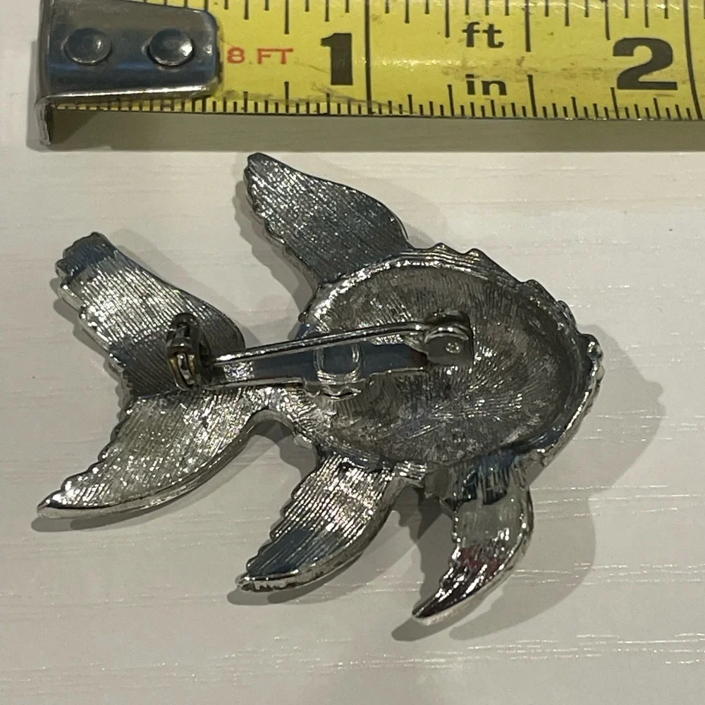 Vintage blue rhinestone eye silver tone fish w scales brooch pin jewelry ocean - Picture 5 of 6